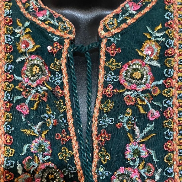 Soft Surroundings Embroidered/Beaded Emerald Shira Peasant Top- Petite Medium - Picture 3 of 12
